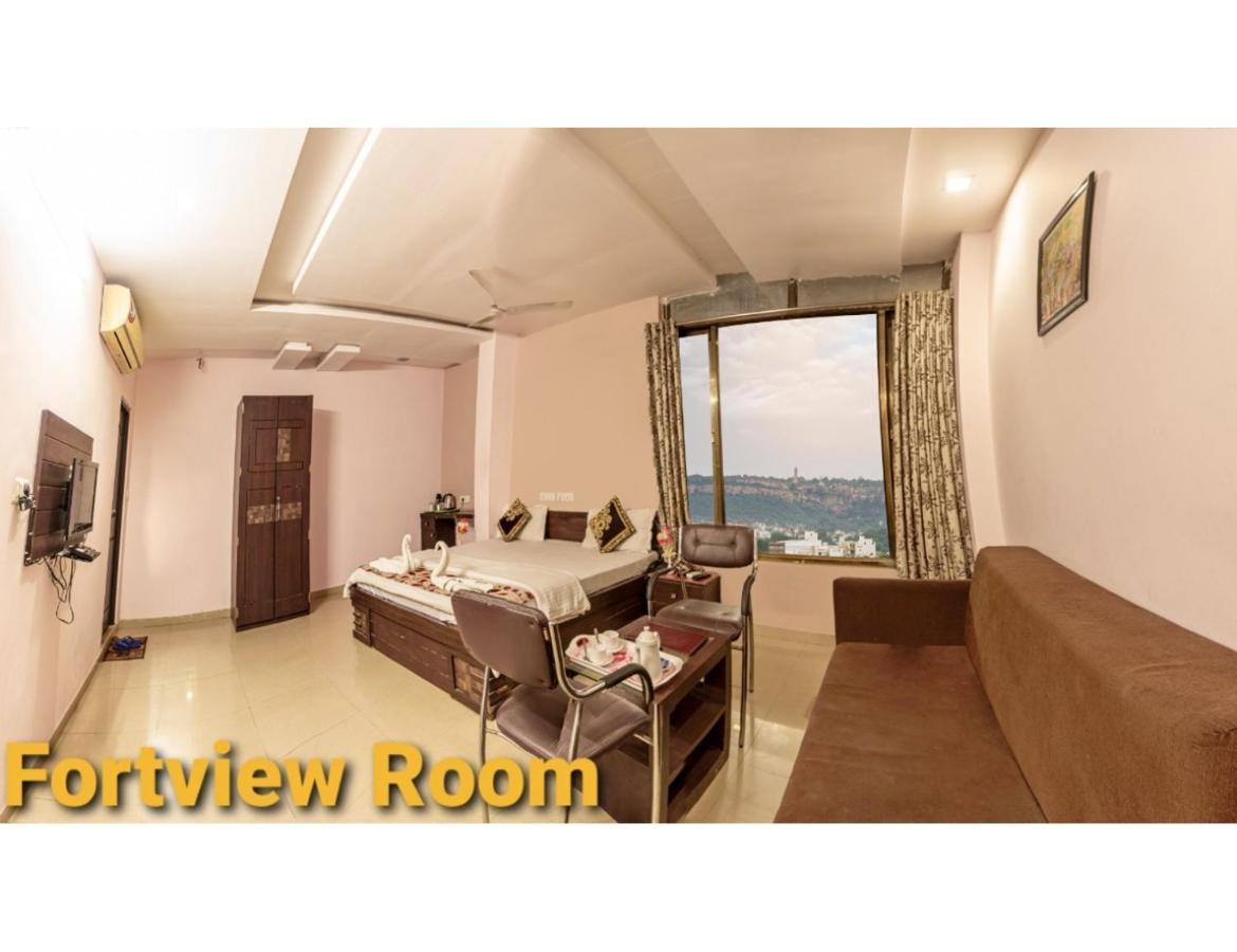 Hotel Shivam Fort View, Chittorgarh エクステリア 写真